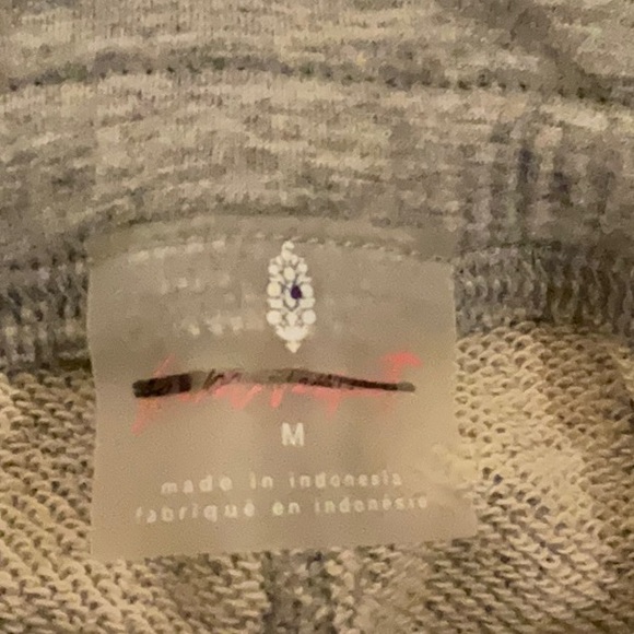 Free People Movement Summit Scout Pants in Light Gray Size Medium NWT - Picture 8 of 11